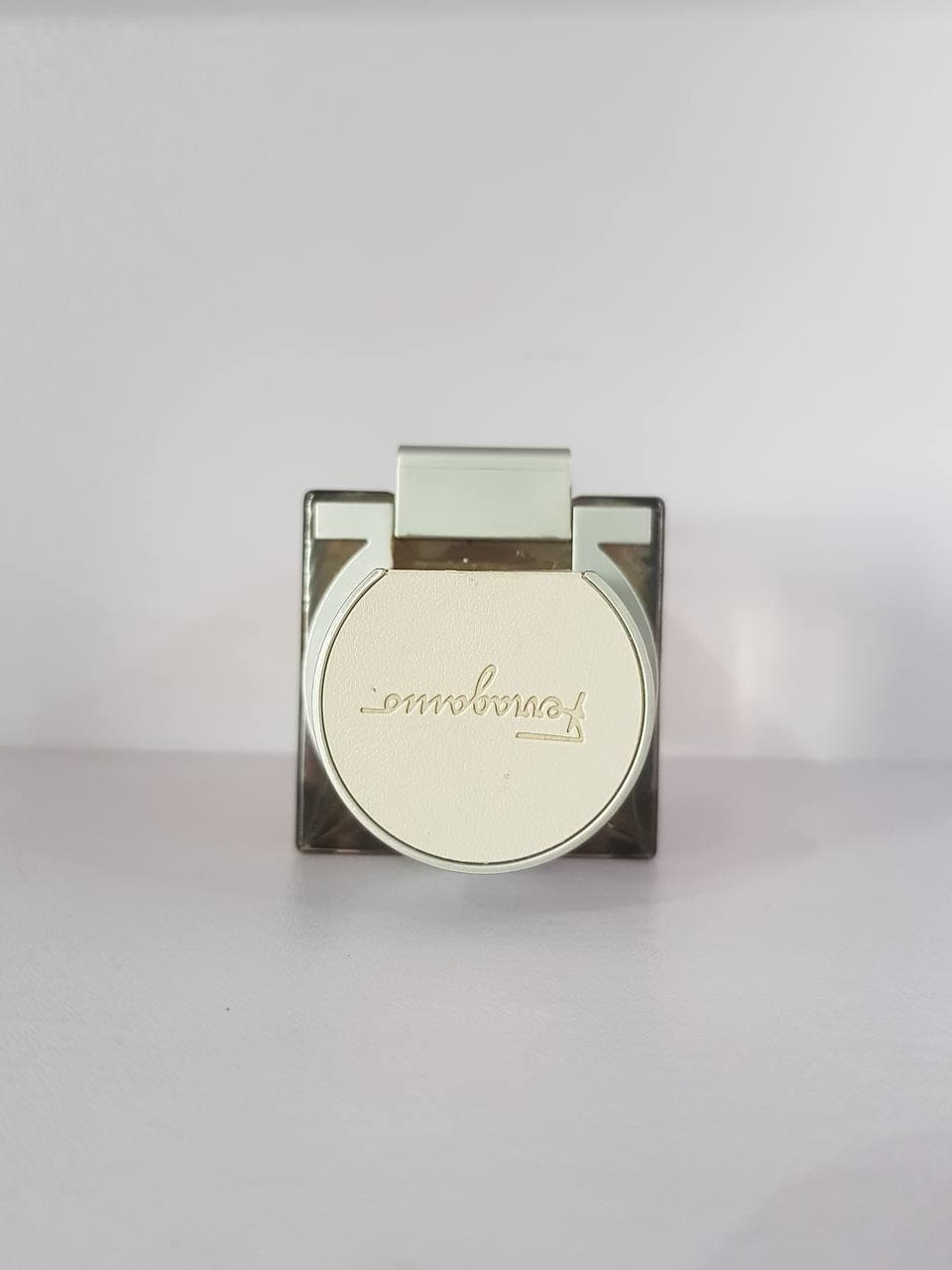 Ferragamo Bright Leather-2